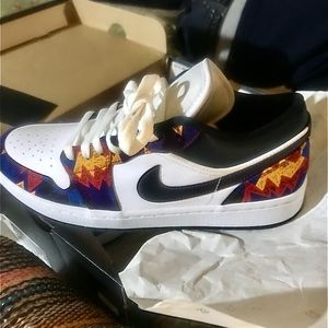 Nike Air Jordan 1 Low SE Mens size 8.5